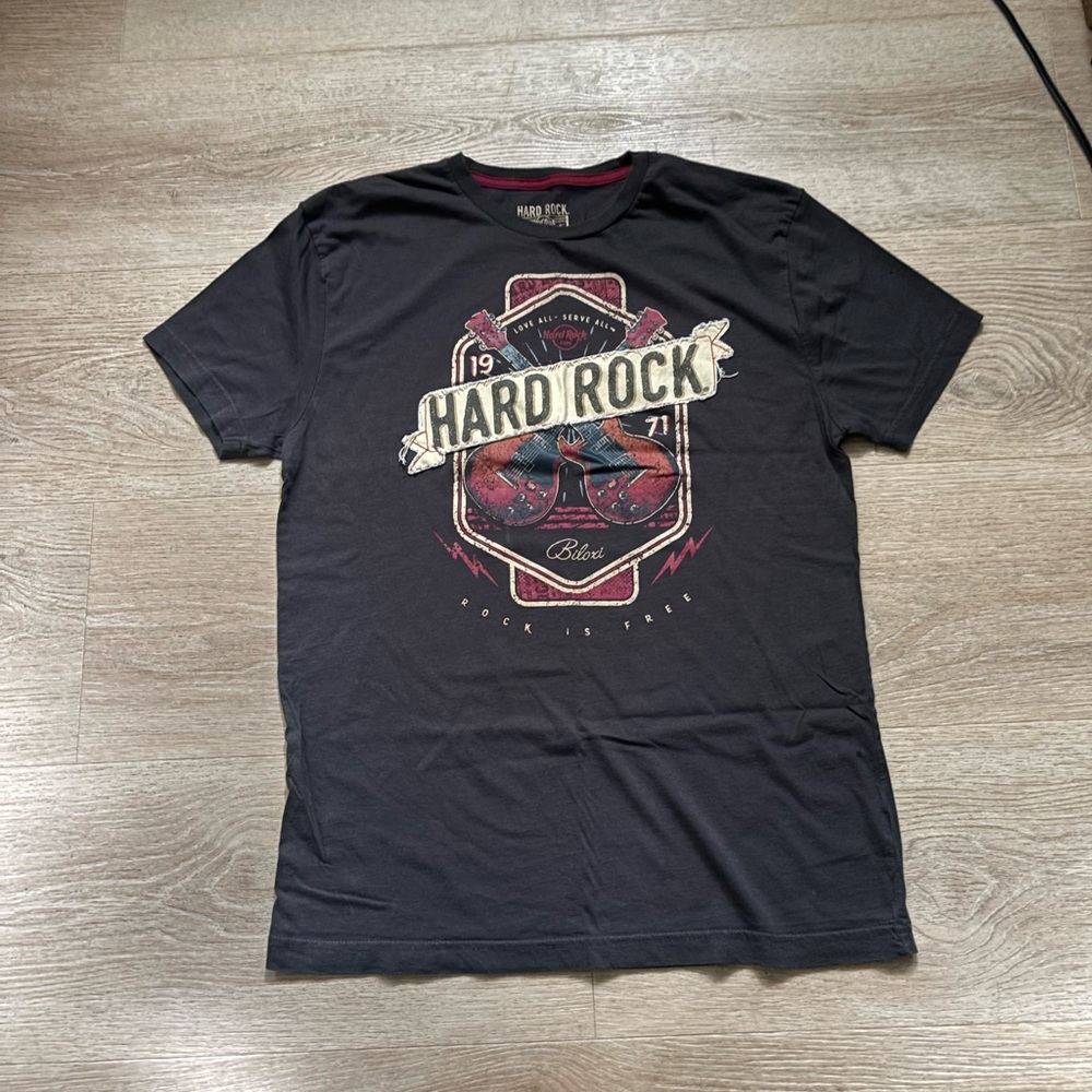 Hard Rock Cafe Black Graphic Tee with Red Accent